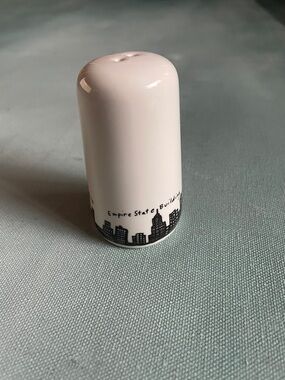 Fishs Eddy 212 New York Skyline Salt Shaker